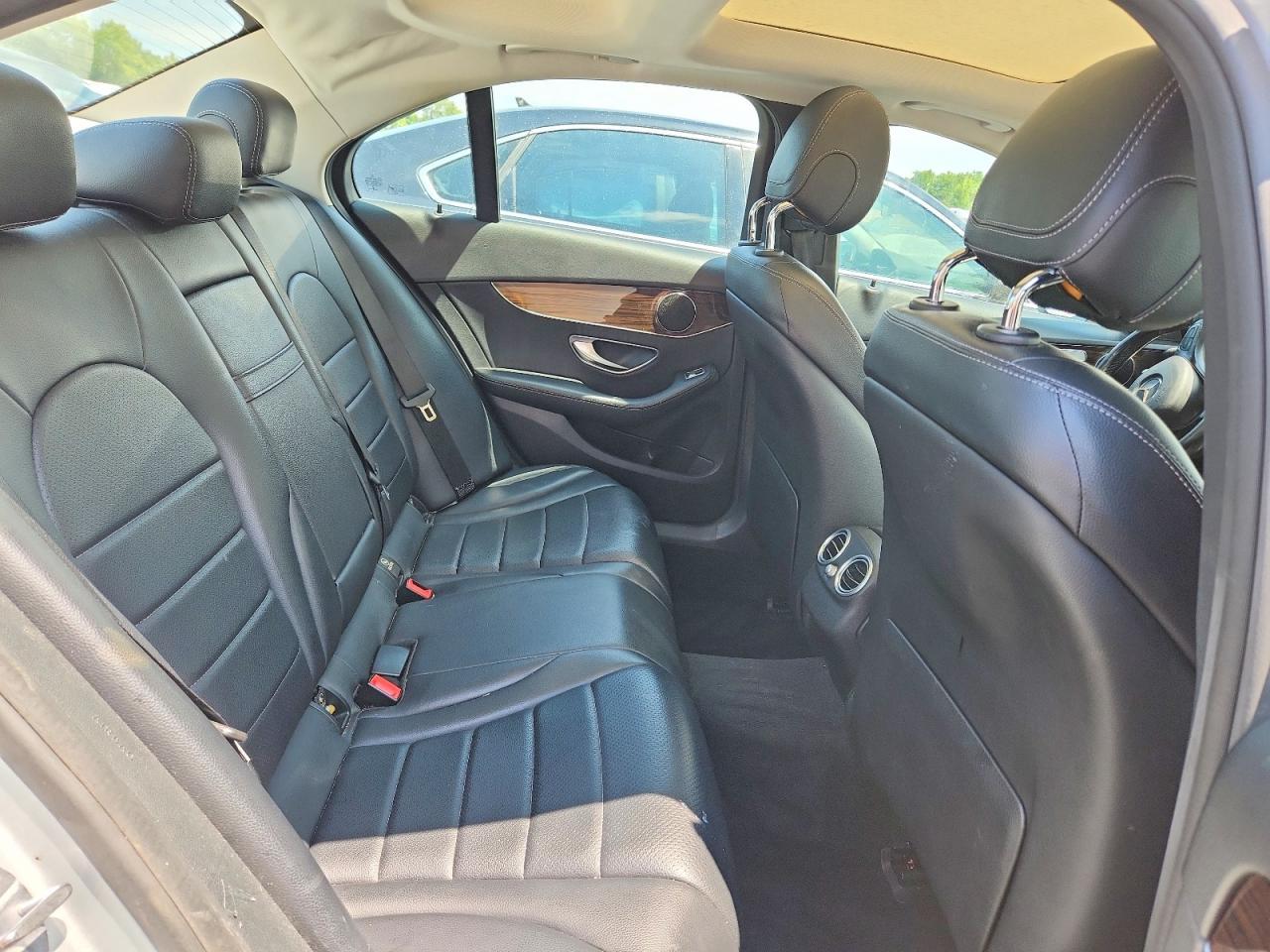 2017 Mercedes-Benz C 300 4Matic - zdjęcie 10