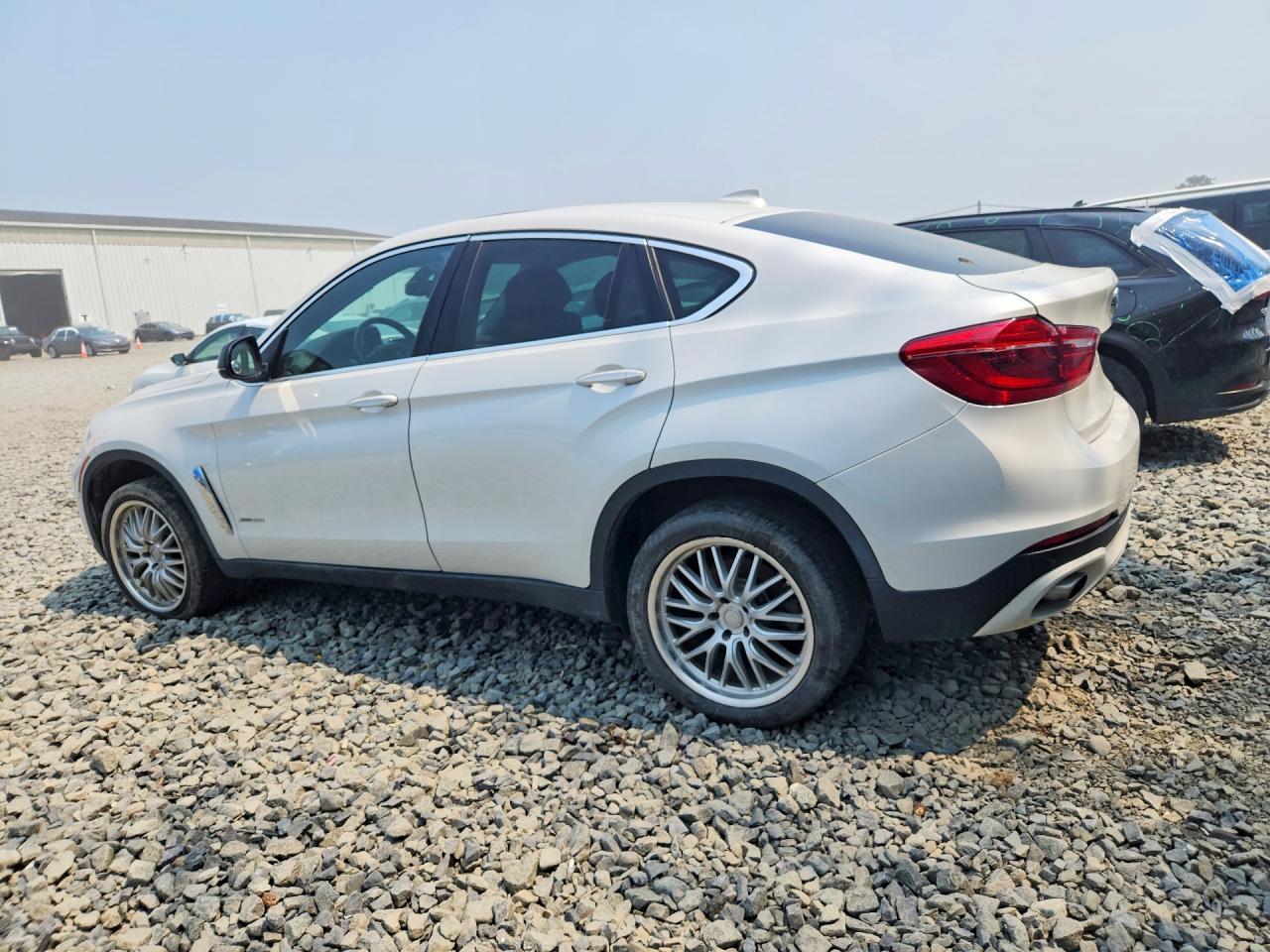2015 BMW X6 xDrive35I - zdjęcie 2