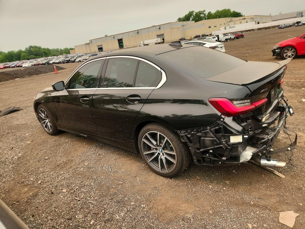 2022 BMW Seria 3 330i - zdjęcie 2