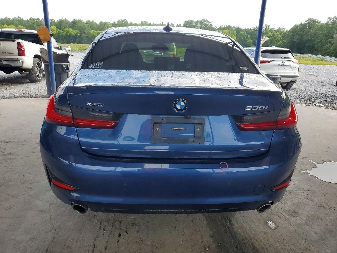 2021 BMW Seria 3 330i - zdjęcie 6