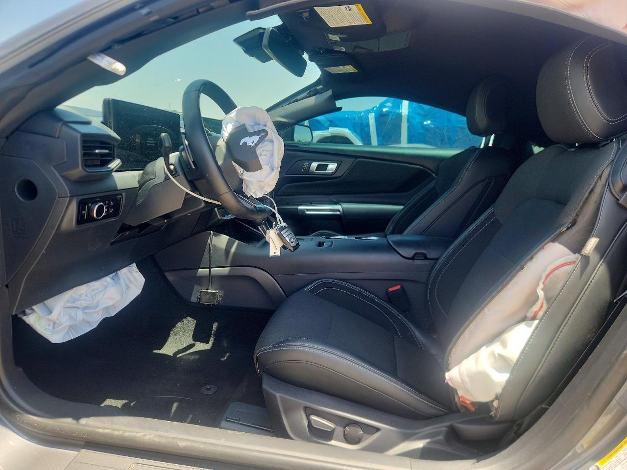 2025 Ford Mustang Gt - zdjęcie 7