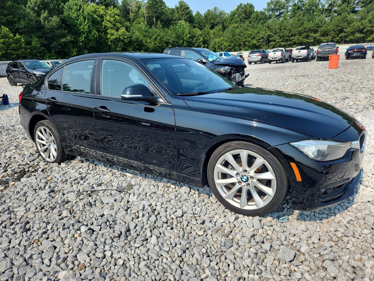 2017 BMW Seria 3 320i - zdjęcie 4