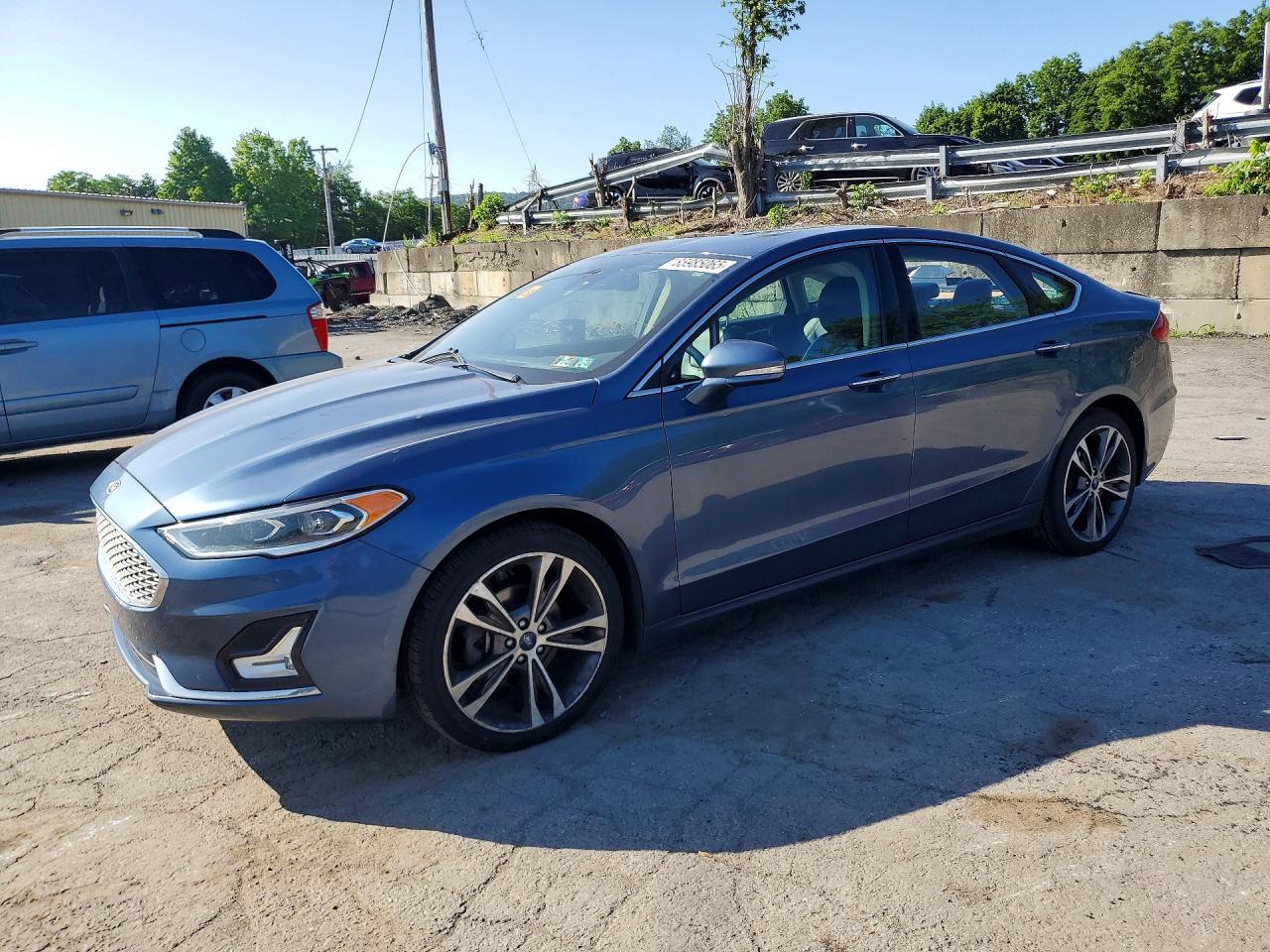 2019 Ford Fusion Titanium - zdjęcie główne