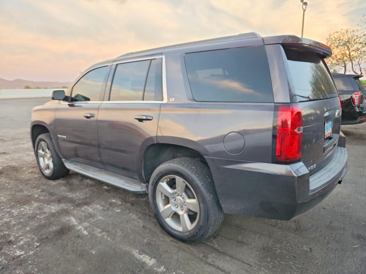 2017 Chev Tahoe C150 - zdjęcie 2