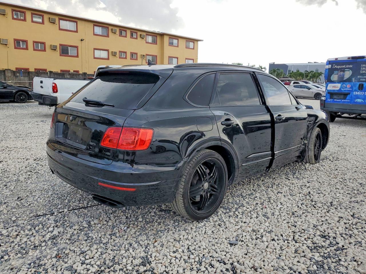 2017 Bentley Bentayga - zdjęcie 3
