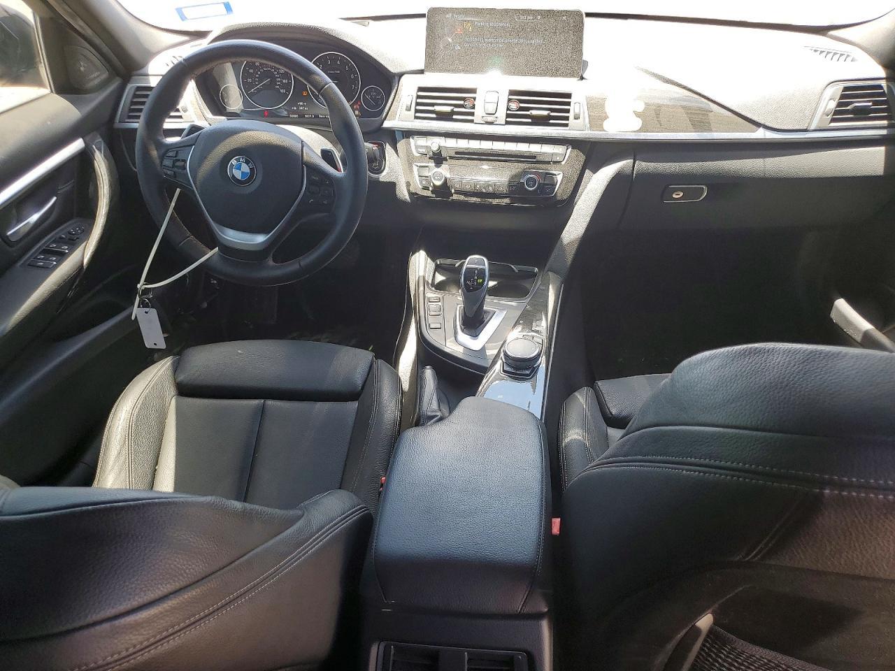 2016 BMW Seria 3 340i - zdjęcie 8