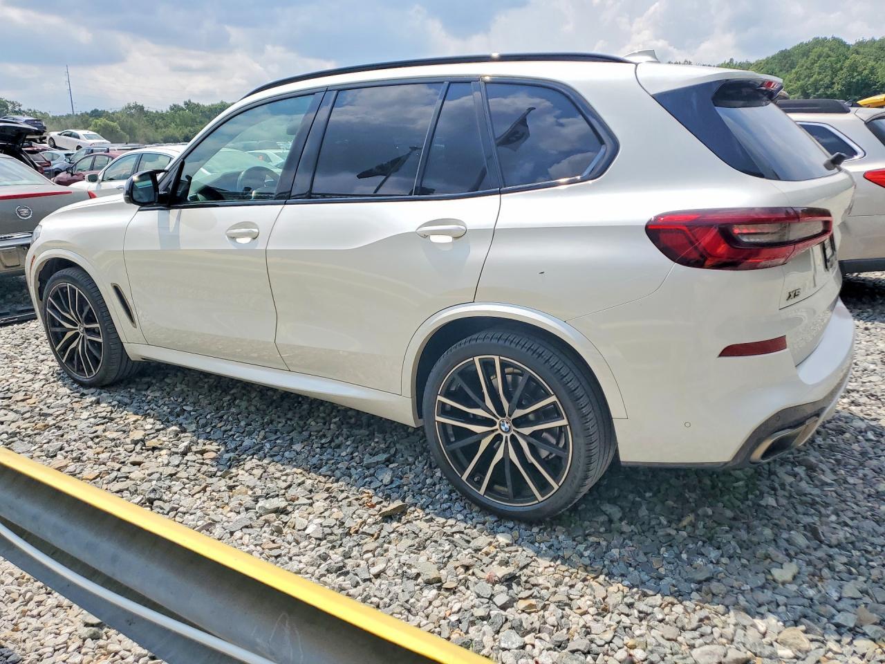 2020 BMW X5 M50I - zdjęcie 2
