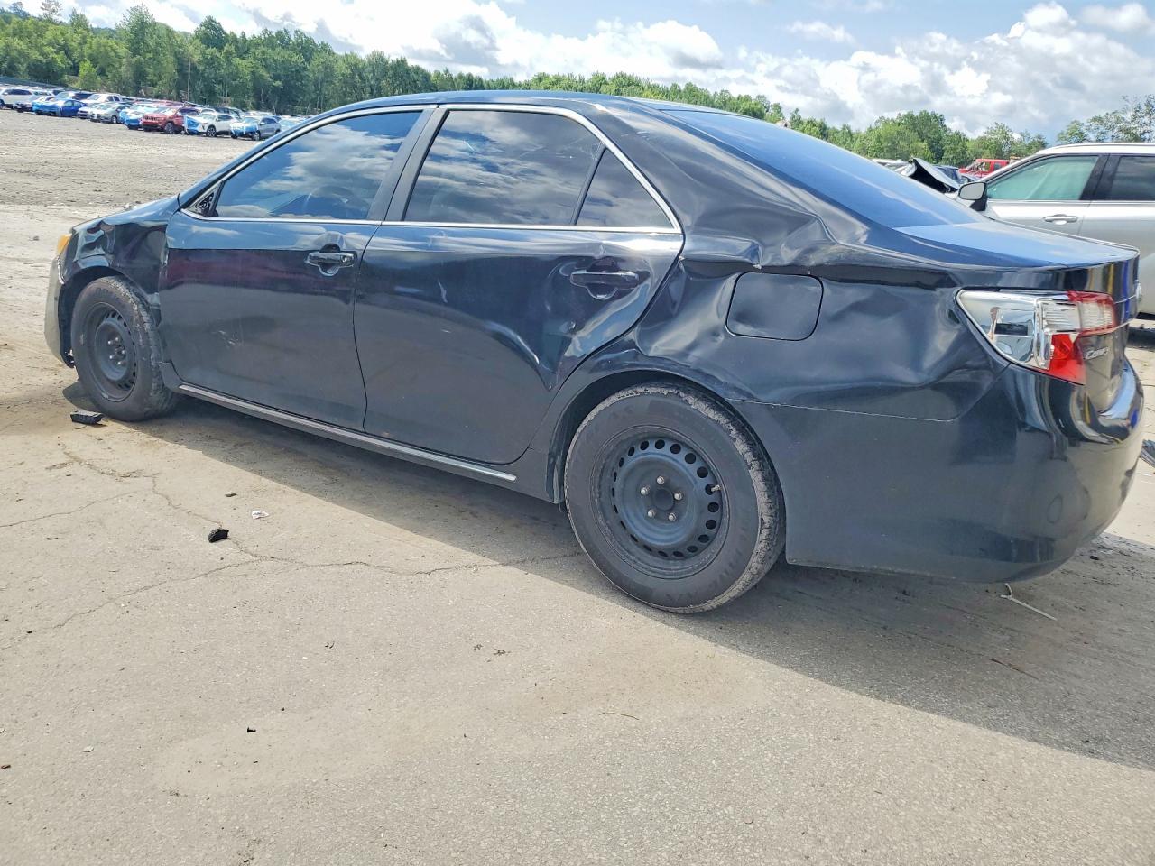 2014 Toyota Camry Le - zdjęcie 2