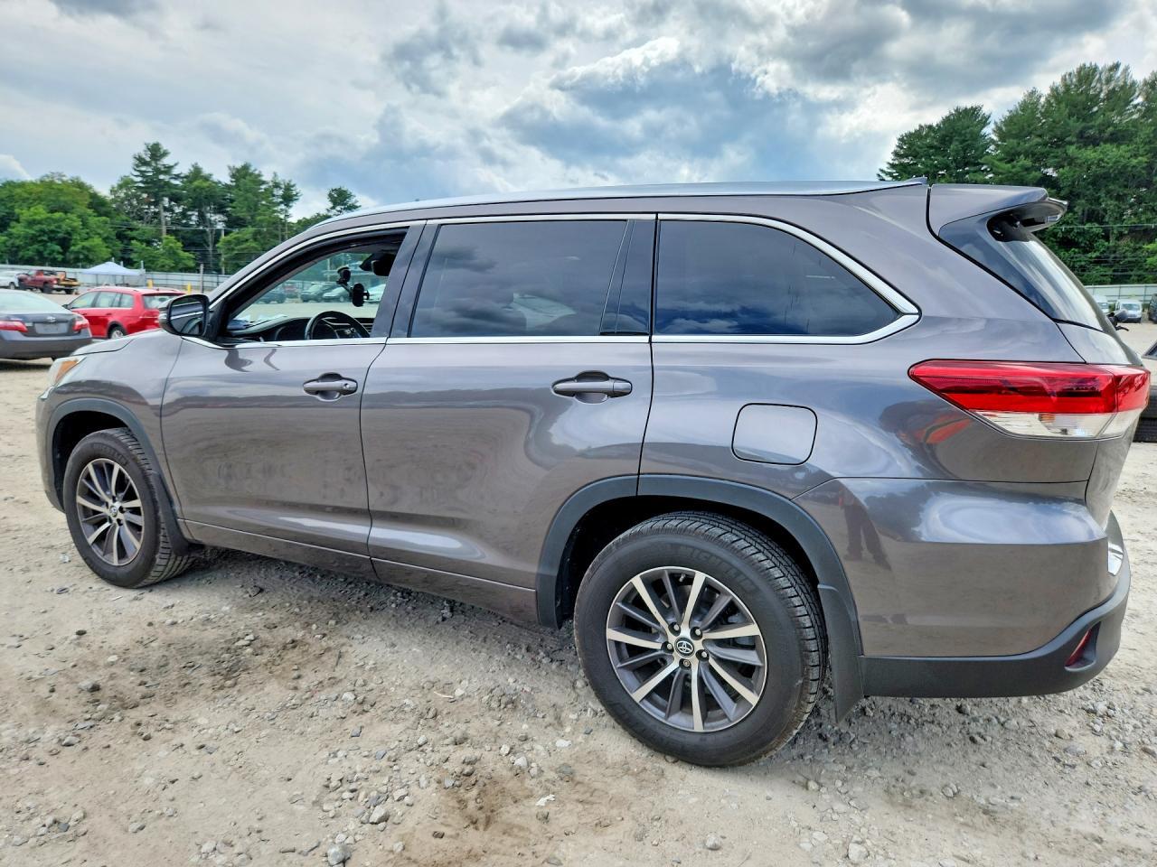 2017 Toyota Highlander Xle - zdjęcie 2