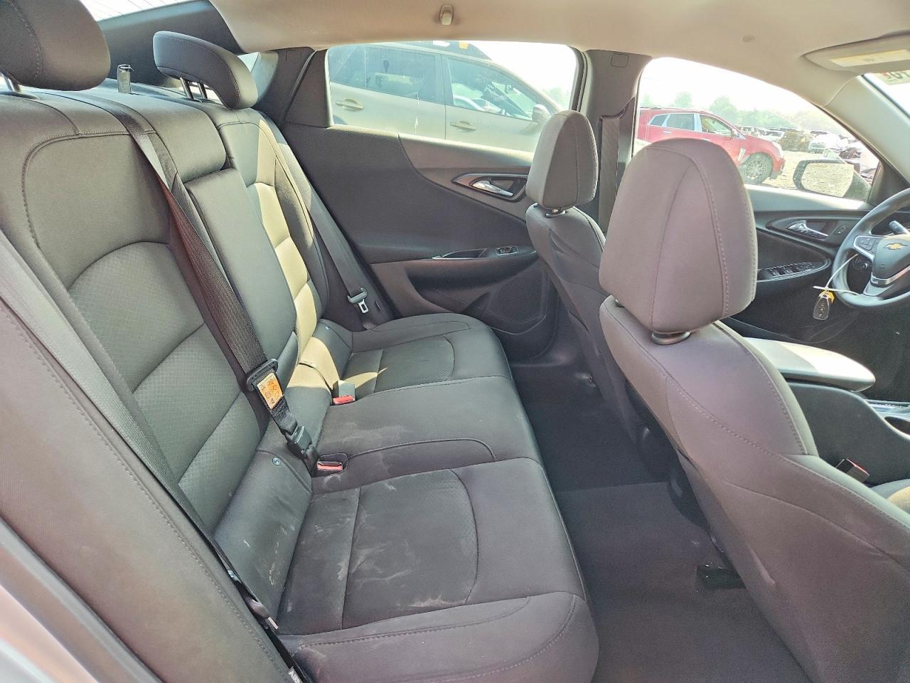 2017 Chevrolet Malibu Ls - zdjęcie 10