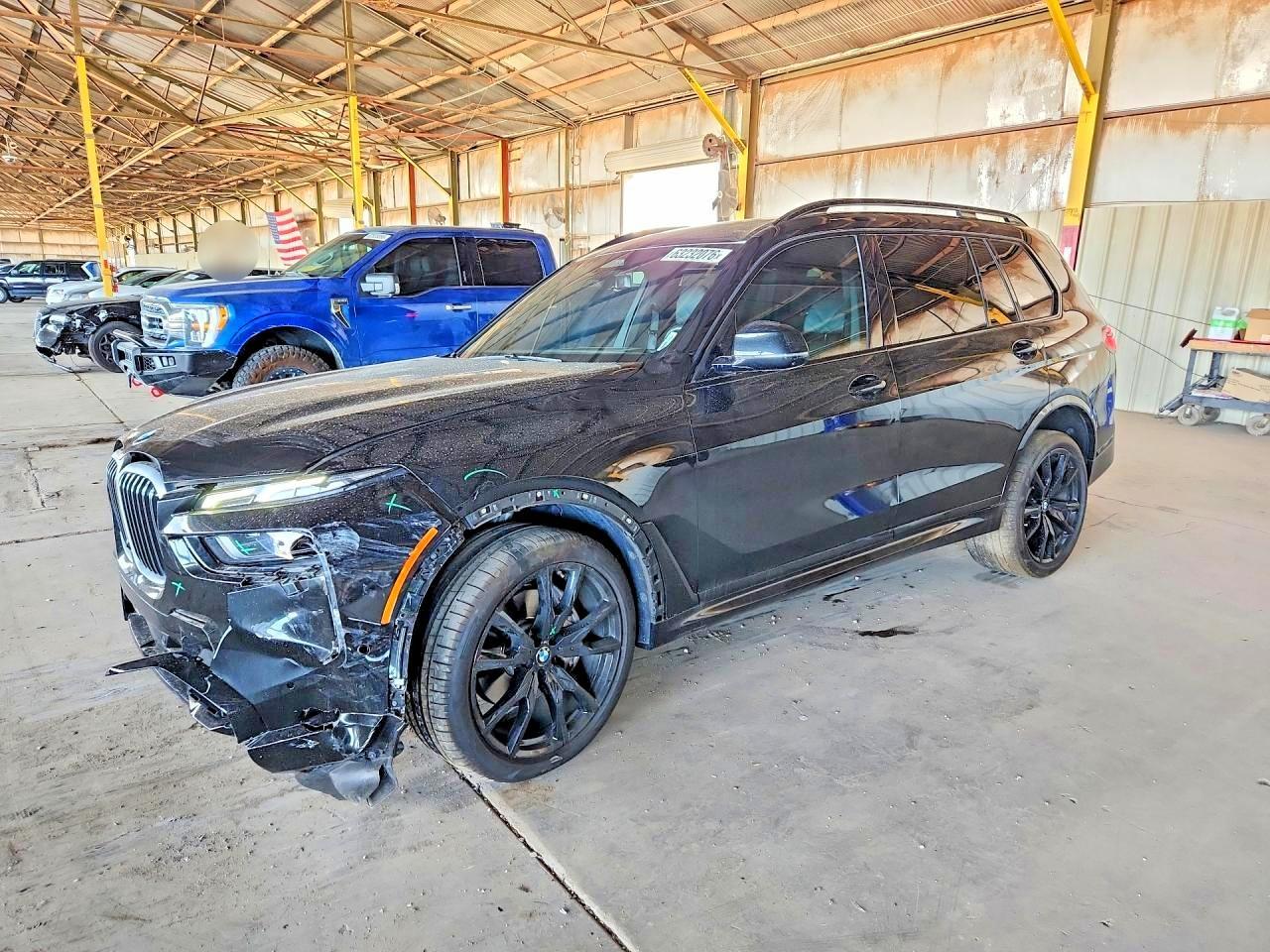 2023 BMW X7 xDrive40I - zdjęcie główne