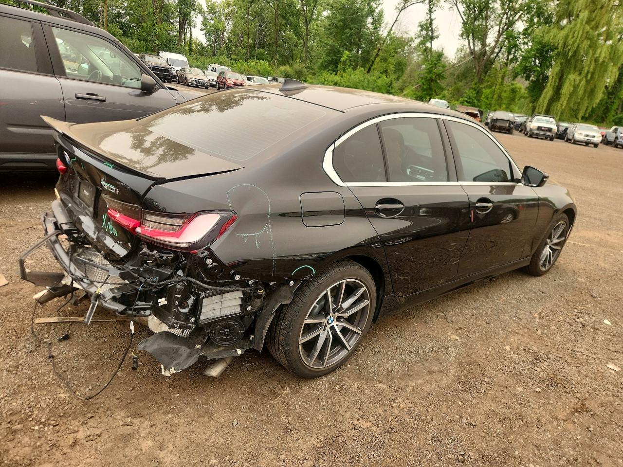 2022 BMW Seria 3 330i - zdjęcie 3