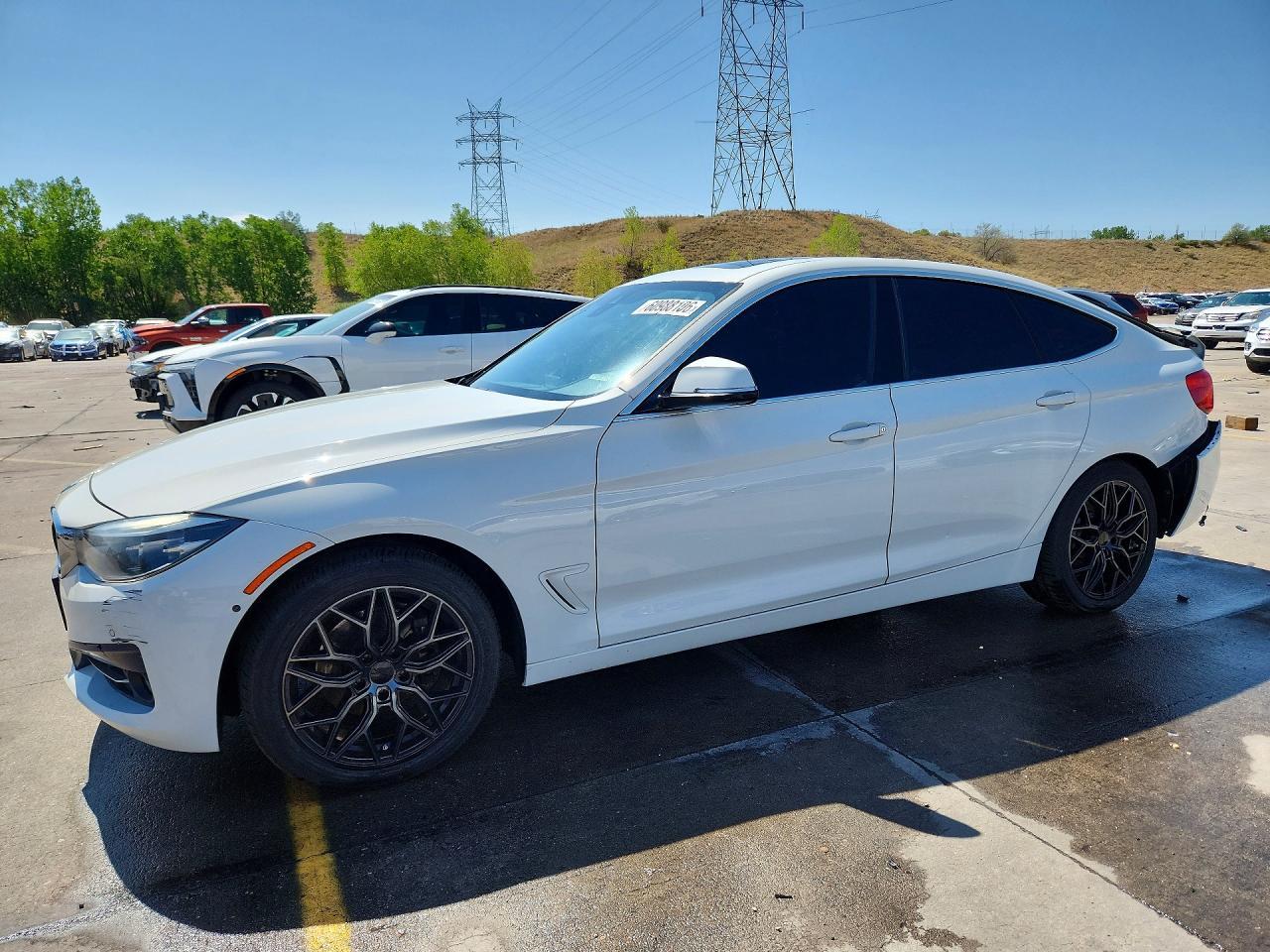 2017 BMW 330 Xigt - zdjęcie główne
