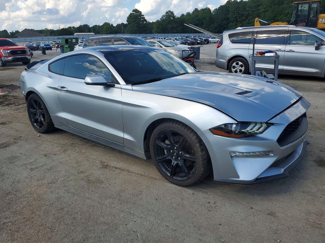 2020 Ford Mustang - zdjęcie 4
