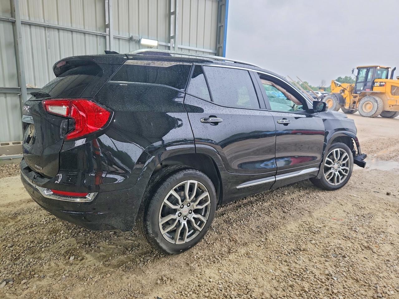 2023 GMC Terrain Denali - zdjęcie 3
