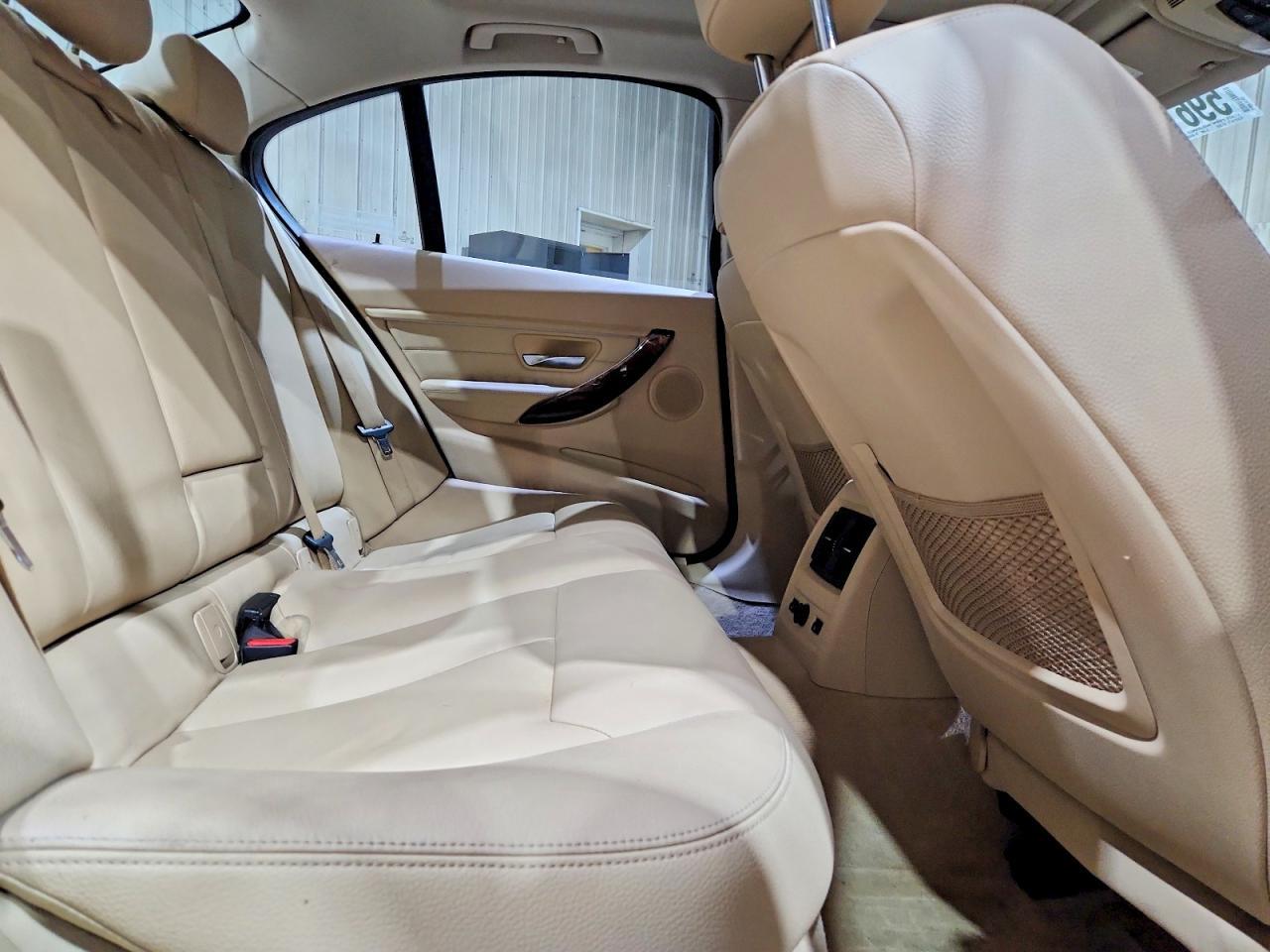 2014 BMW 335 Xi - zdjęcie 10