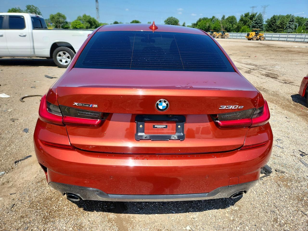 2021 BMW 330Xe - zdjęcie 6