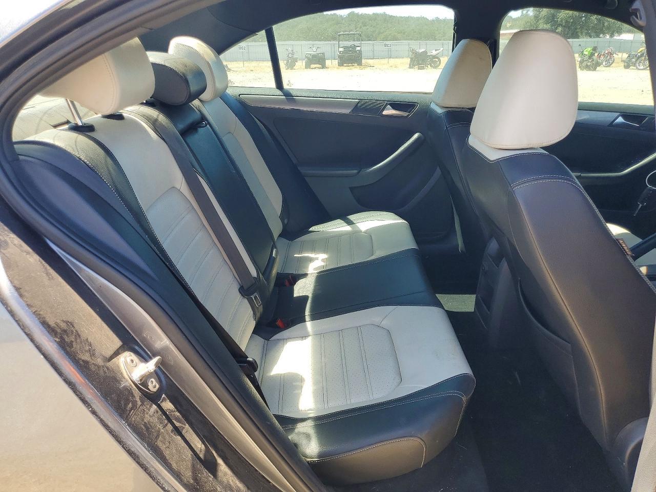 2016 Volkswagen Jetta Sport - zdjęcie 10