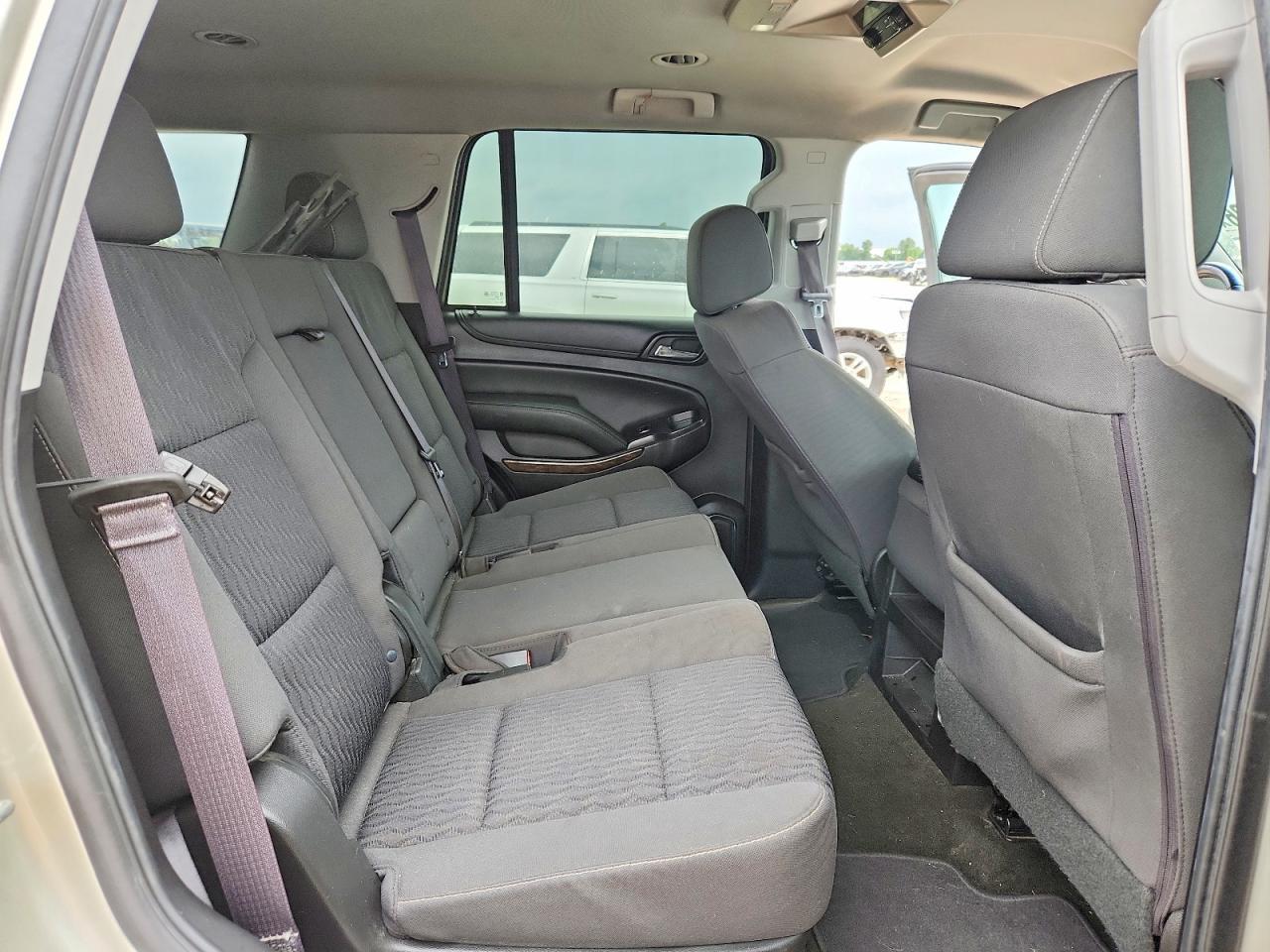 2016 Chevrolet Tahoe C1500 Ls - zdjęcie 11
