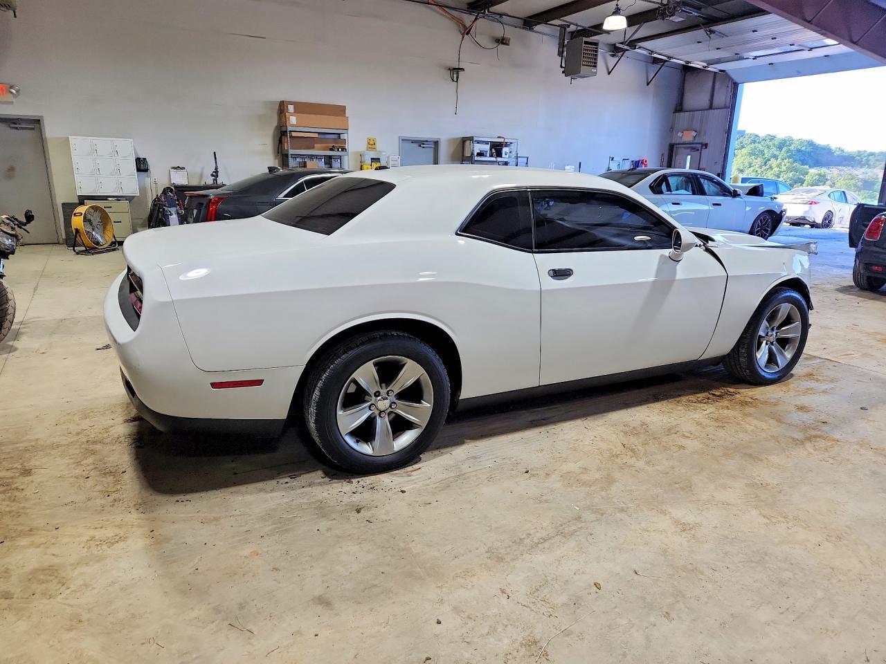 2015 Dodge Challenger Sxt - zdjęcie 3