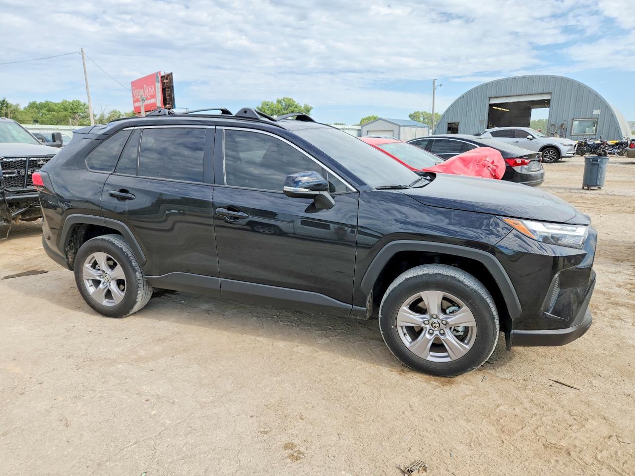 2025 Toyota Rav4 Xle - zdjęcie 4