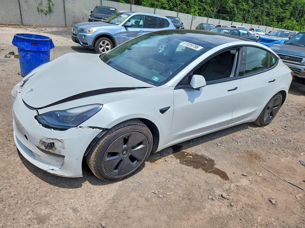2021 Tesla Model 3 - zdjęcie główne