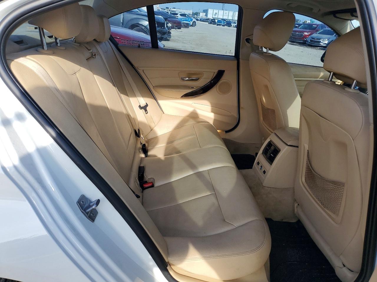 2014 BMW Seria 3 328i - zdjęcie 10