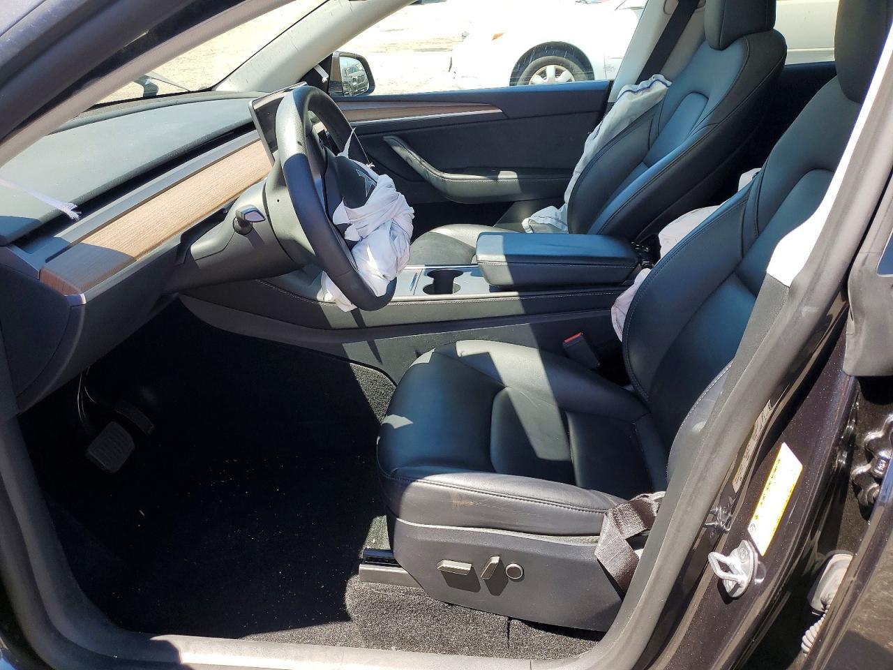2025 Tesla Model Y - zdjęcie 7