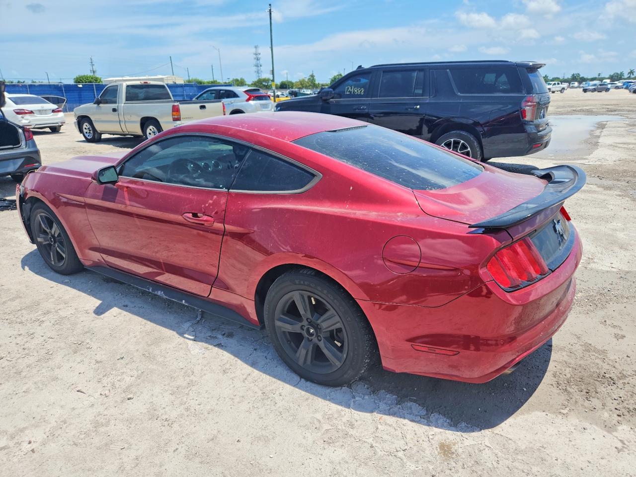 Ford Mustang Coupe - zdjęcie 2