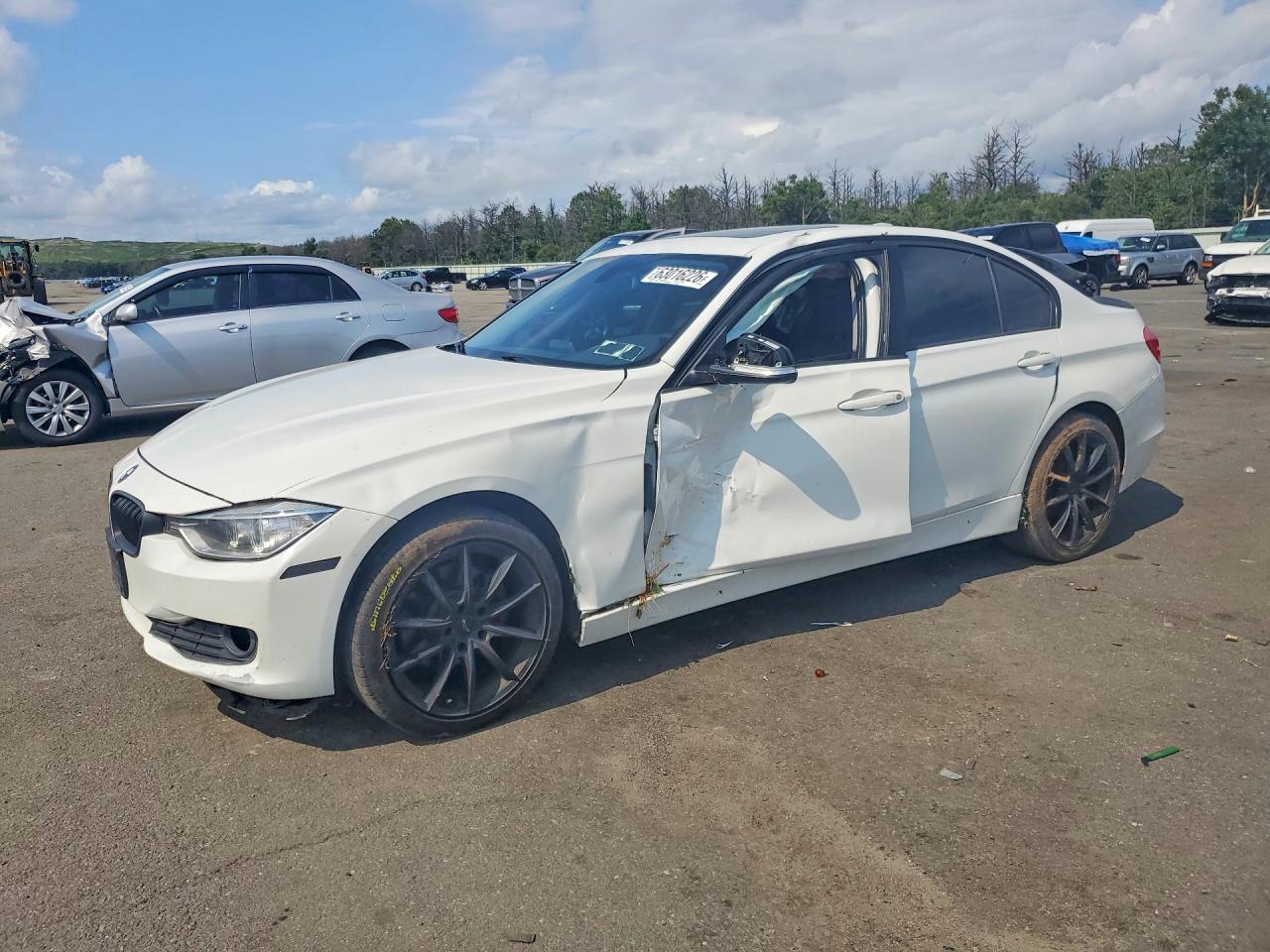 2014 BMW 320 I xDrive - zdjęcie główne
