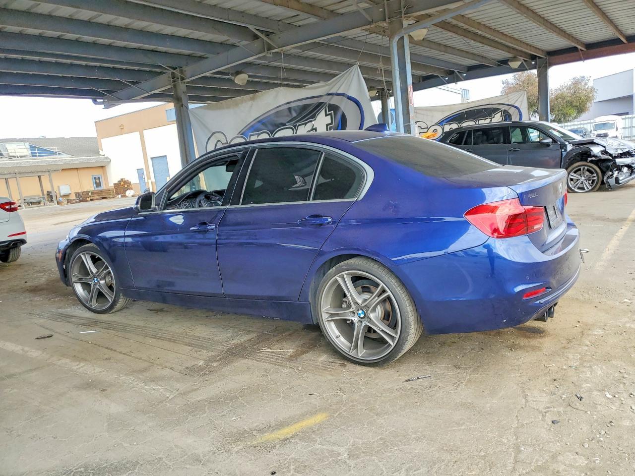 2017 BMW 330 I - zdjęcie 2