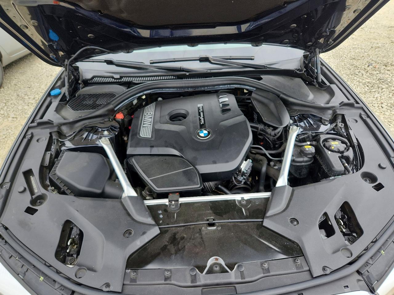 2019 BMW 530 I - zdjęcie 11