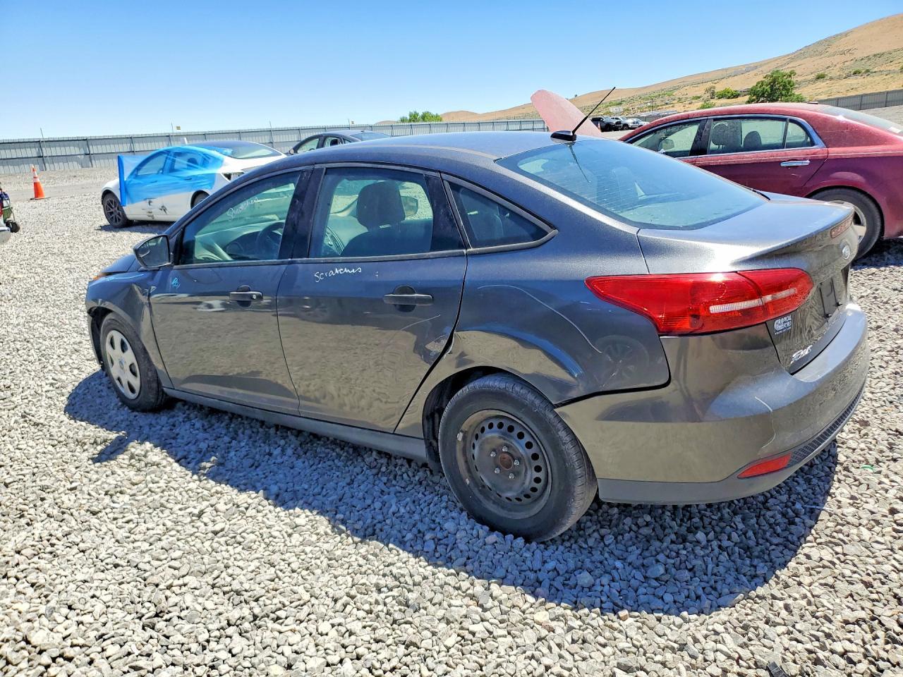 2017 Ford Focus S - zdjęcie 2