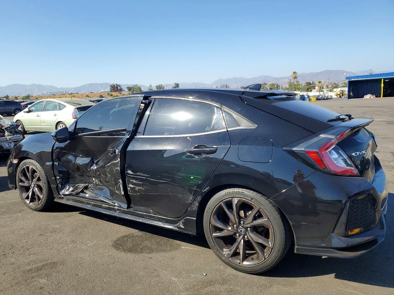2018 Honda Civic Sport Touring - zdjęcie 2