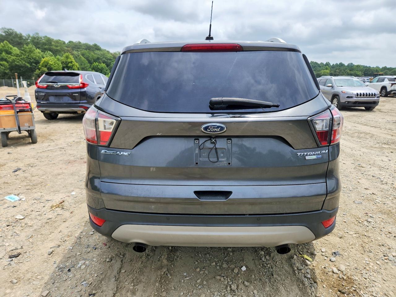 2017 Ford Escape Titanium - zdjęcie 6
