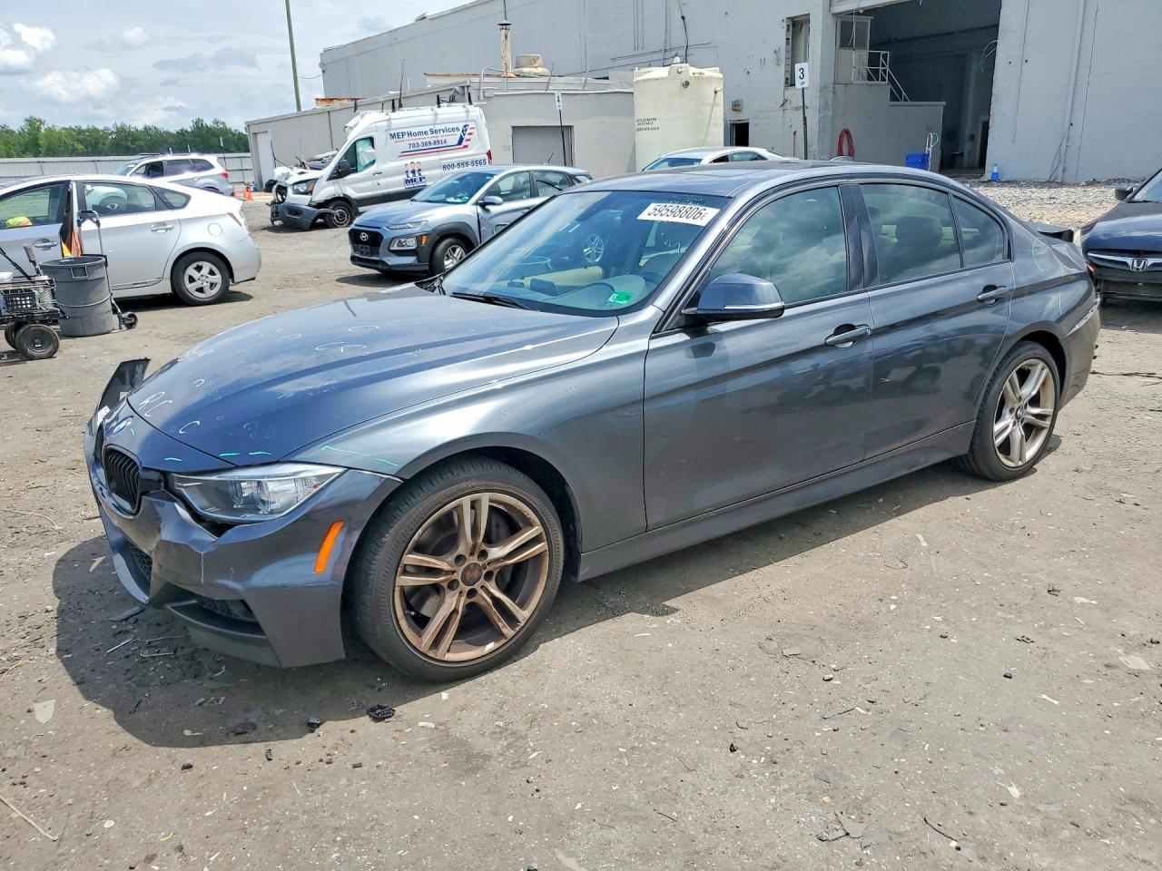 2015 BMW Seria 3 335i - zdjęcie główne