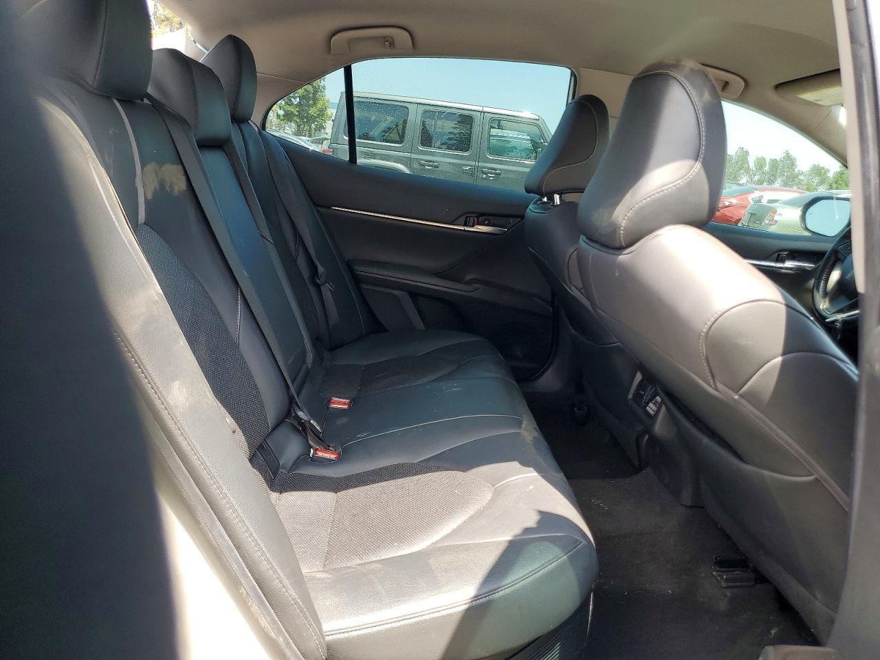 2021 Toyota Camry Xse - zdjęcie 10