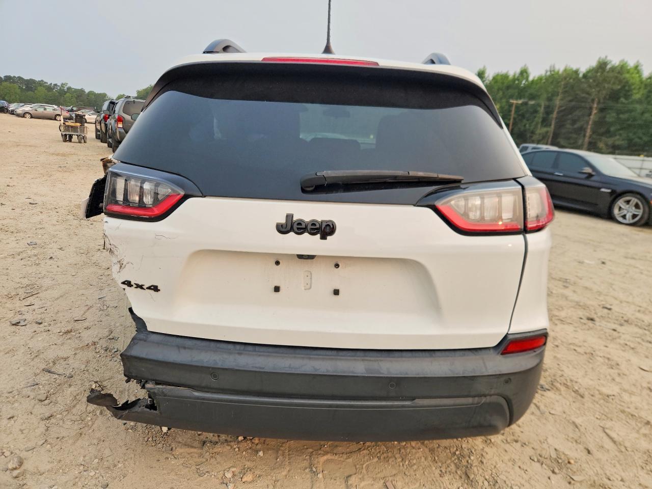 2020 Jeep Cherokee Latitude Plus - zdjęcie 6