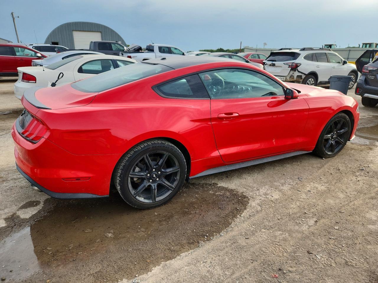 2020 Ford Mustang - zdjęcie 3