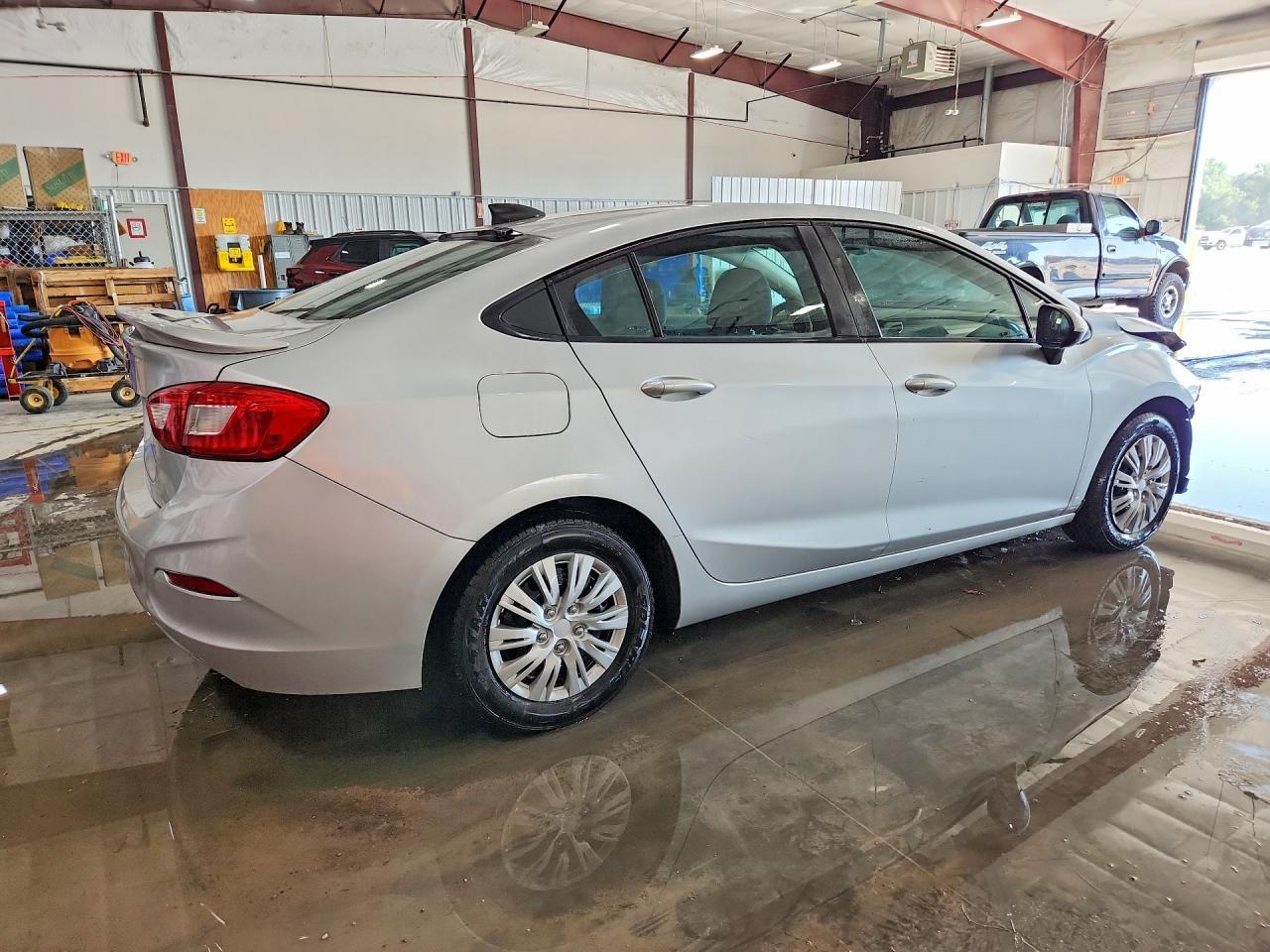 2017 Chevrolet Cruze Ls - zdjęcie 3