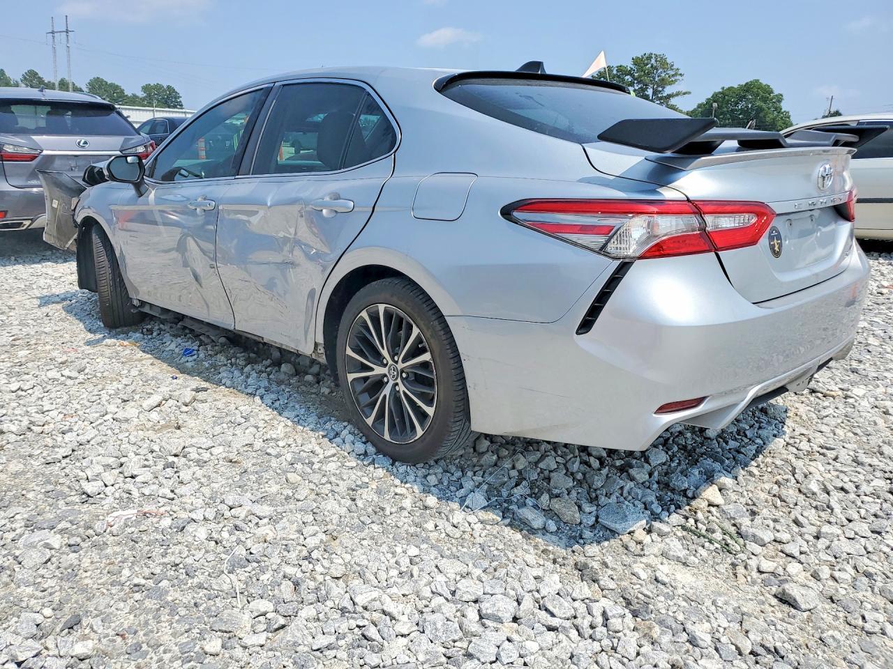 2018 Toyota Camry Se - zdjęcie 2