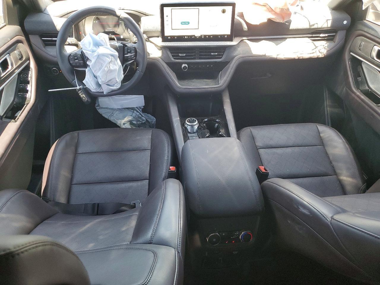 2026 Ford Explorer Platinum - zdjęcie 8