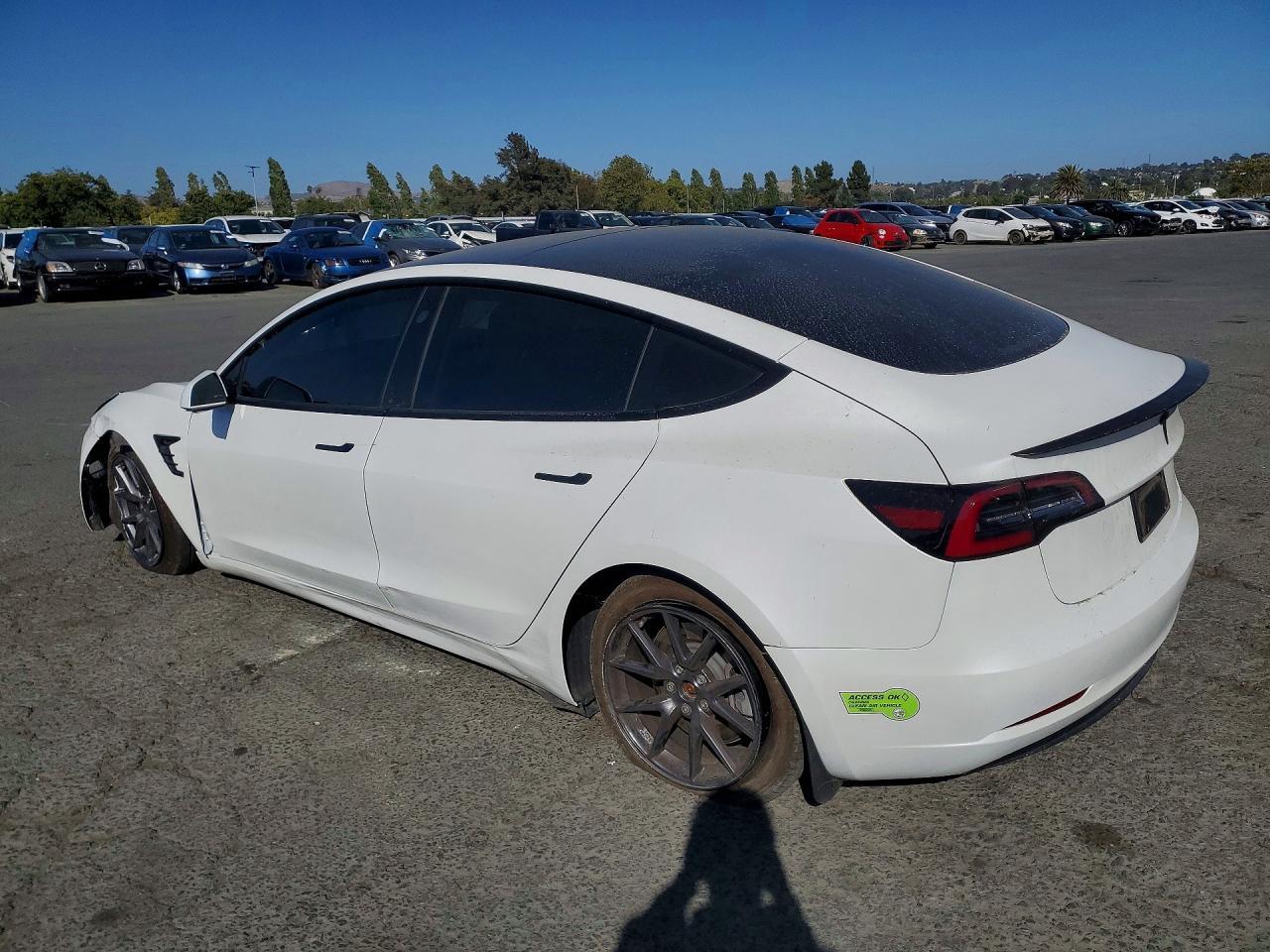 2023 Tesla Model 3 - zdjęcie 2