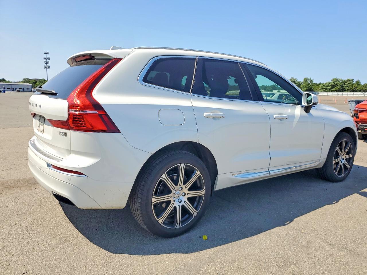 2021 Volvo Xc60 T5 Inscription - zdjęcie 3