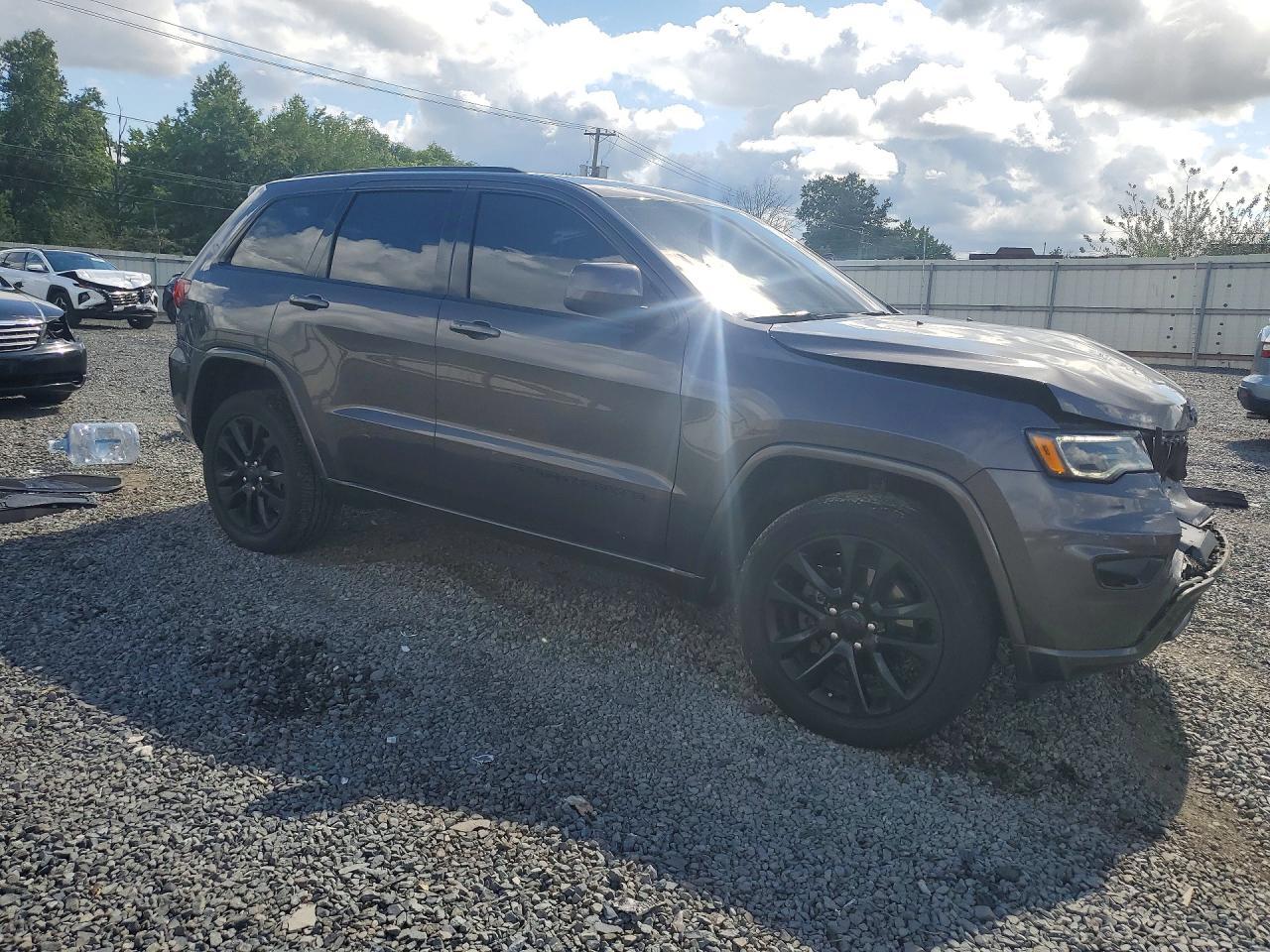 2020 Jeep Grand Cherokee Laredo - zdjęcie 4
