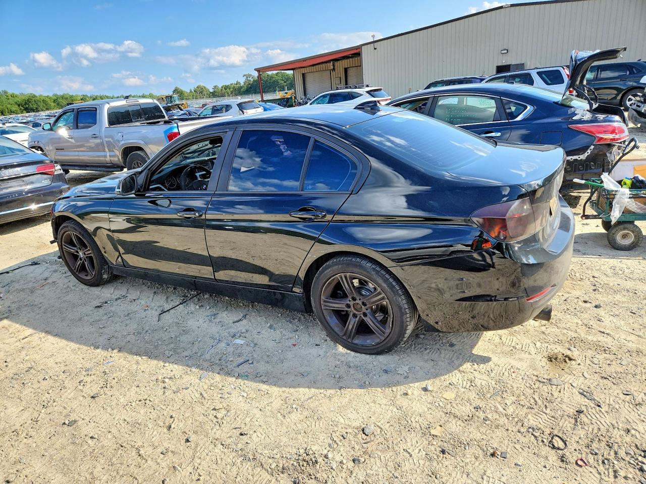 2014 BMW 320 I xDrive - zdjęcie 2