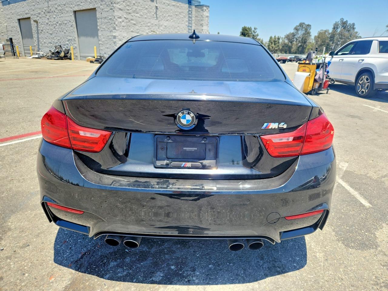 2015 BMW M4 - zdjęcie 6