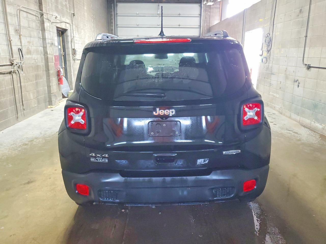 2020 Jeep Renegade Latitude - zdjęcie 6