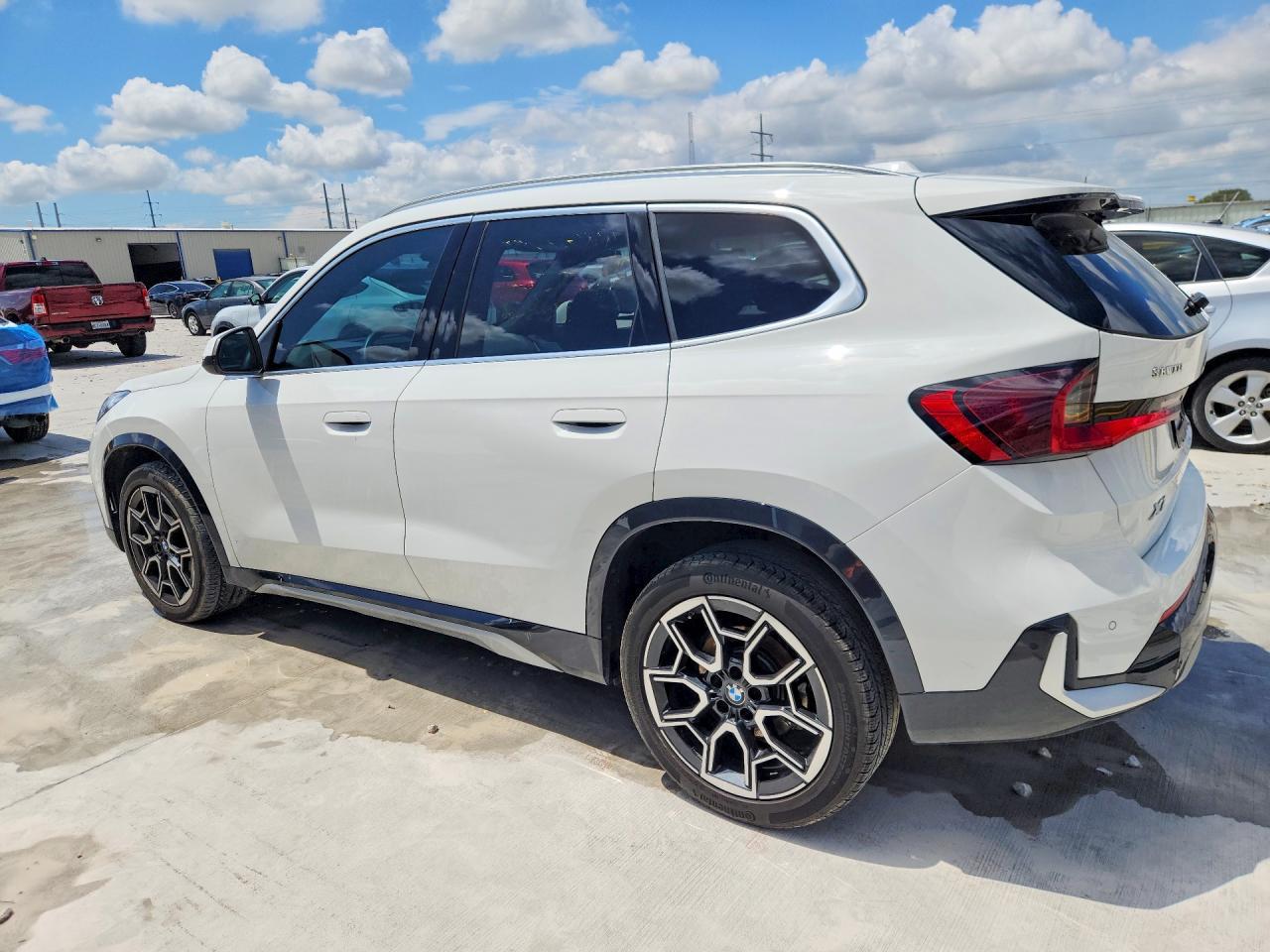 2025 BMW X1 xDrive28I - zdjęcie 2
