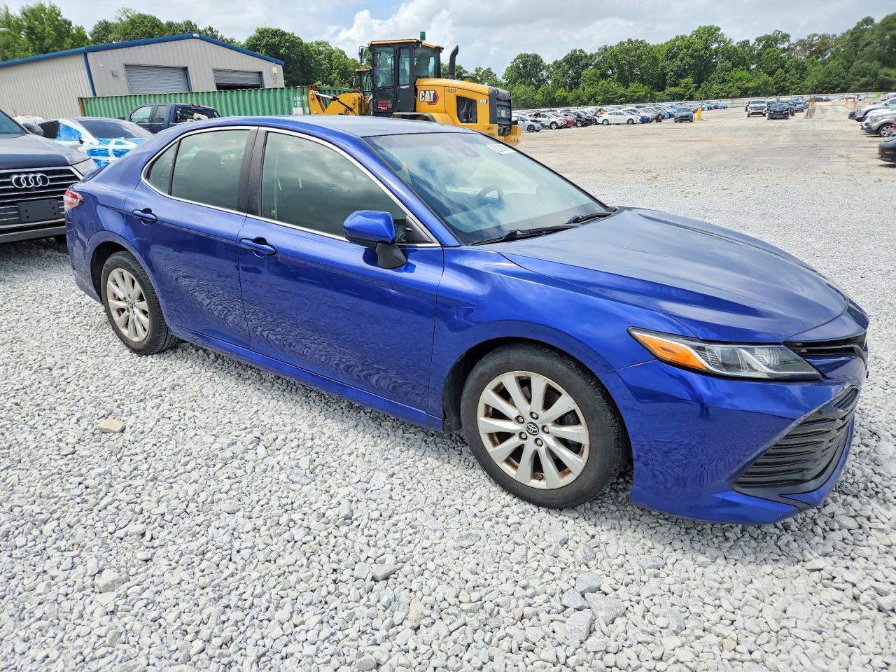 2018 Toyota Camry Le - zdjęcie 4